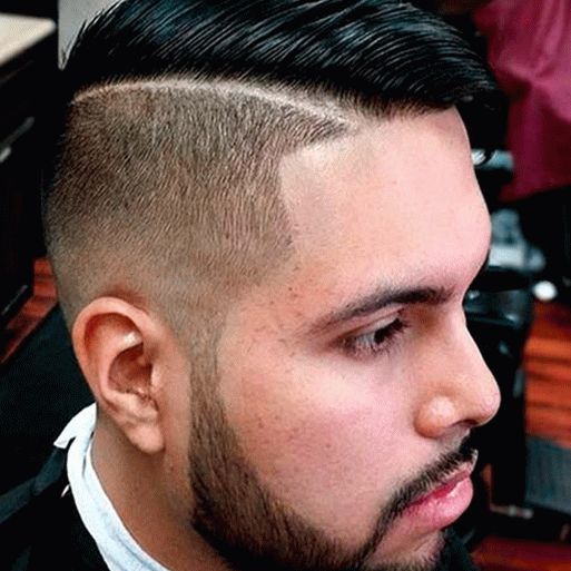 Muška frizura sa obrijanim stranama